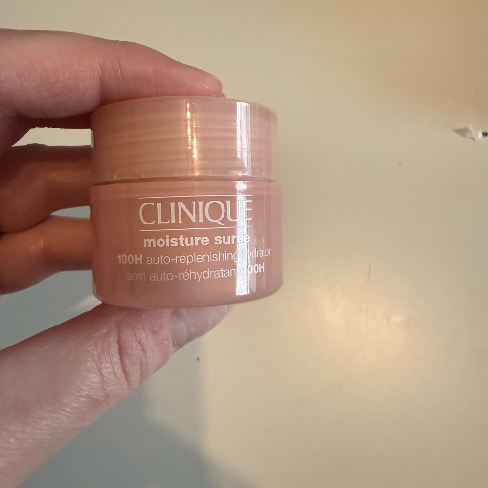 Clinique moisture surge